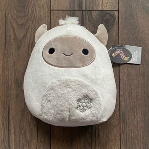 Holiday White snowflake Yeti Squishmallow